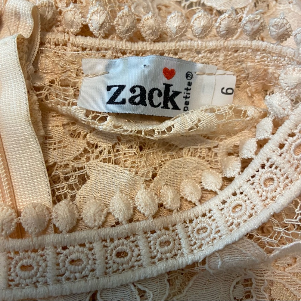 John Zack! Zack Petites Lace Bell Sleeve Mini Dress Peach Tiered XSmall XS Mod - Picture 15 of 16